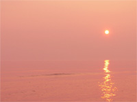 Auringonnousun yli meren