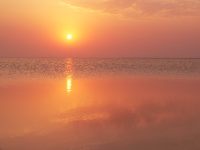 Coucher de soleil au-dessus de la mer de Syvach